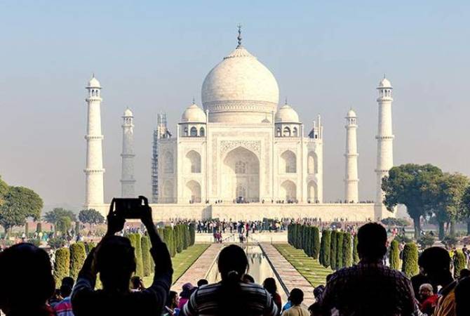 Индия после полутора лет перерыва начнет выдавать туристические визы
