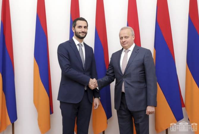 Ermenistan Parlamentosu Başkan Yardımcısı Rubinyan, Rusya'nın Ermenistan Büyükelçisi ile bir 
araya geldi