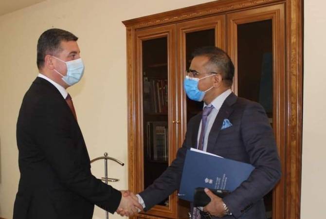 Armenian Minister, Indian Ambassador discuss cooperation opportunities in the sidelines of 
North-South project
