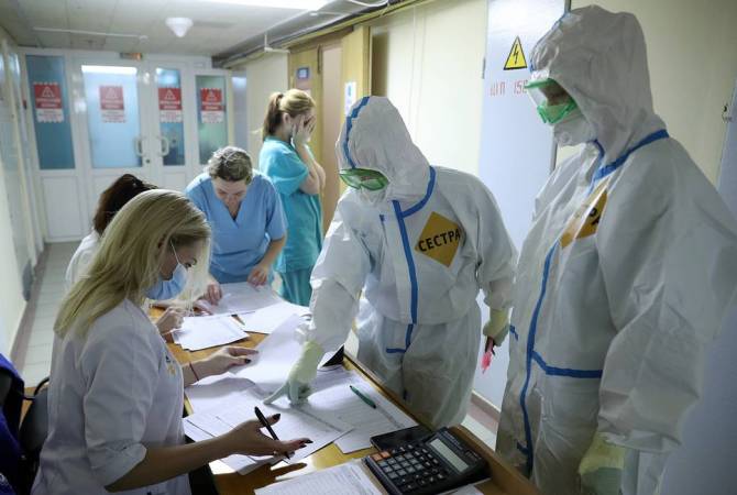  В России за сутки зарегистрировали 973 смерти из-за коронавируса. Это новый максимум
 
