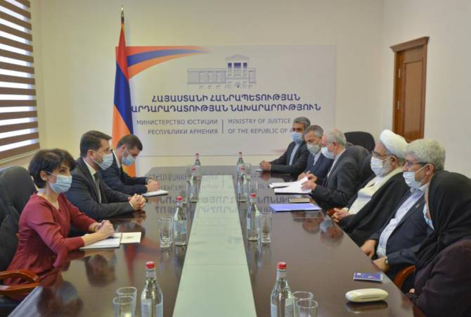 أرمينيا وإيران يجب أن تتعاونا عن كثب في الواقع الإقليمي الجديد-المدعي العام الإيراني بلقاء مع وزير 
العدل الأرميني-