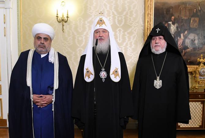 Catholicos Karekin II, Russia’s Patriarch Kirill, Azerbaijan-based Chairman of CMO Allahshukur 
Pashazadeh meet in Moscow