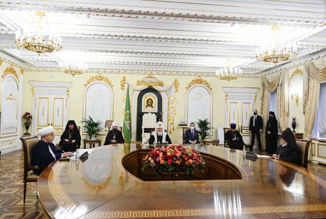 В Москве состоялась трехсторонняя встреча духовных лидеров Армении, России и 
Азербайджана