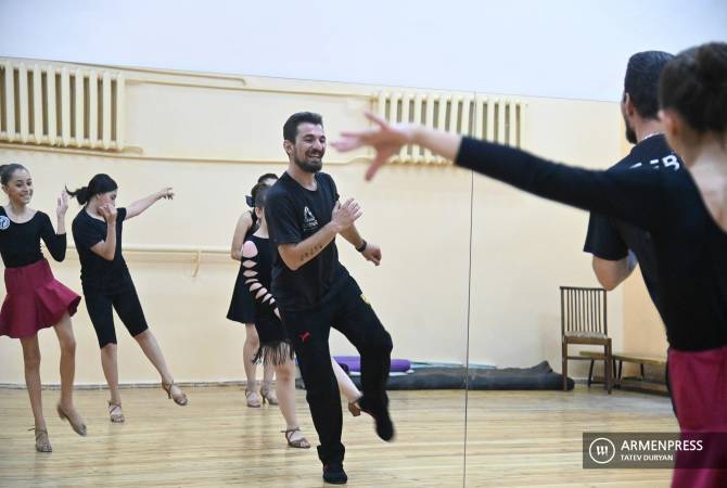 Для развития спортивных танцев в Ереване пройдет Открытый чемпионат клуба 
«Кристалл»

