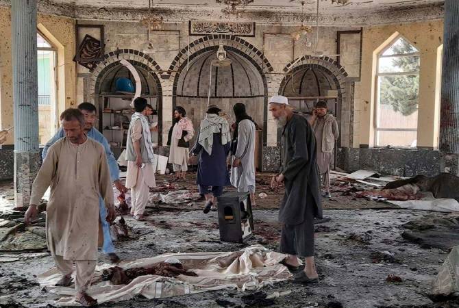 В  результате  взрыва  возле шиитской  мечети  в  Афганистане погибли десятки   человек 