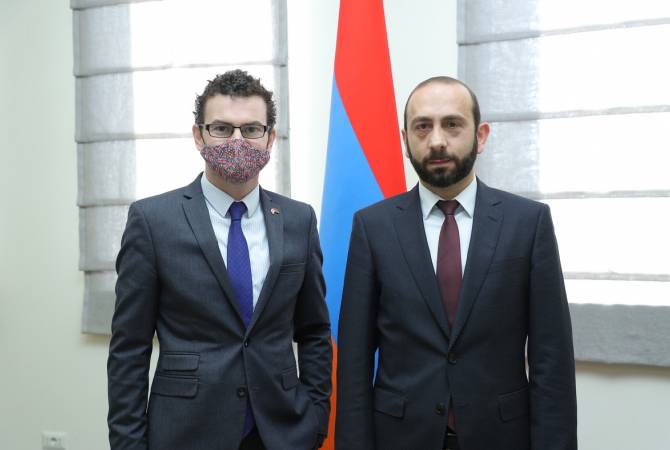 В вопросе урегулирования карабахского конфликта Великобритания поддерживает 
формат  МГ ОБСЕ: Джон Галагер