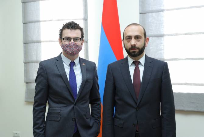 ԼՂ հակամարտության կարգավորման հարցում Միացյալ Թագավորությունն աջակցում է 
ԵԱՀԿ Մինսկի խմբի համանախագահության ձևաչափին. Ջոն Գալագեր