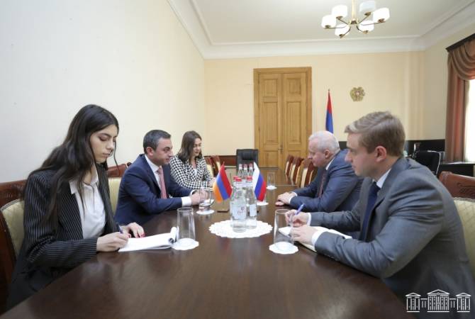 Le vice-président de l’AN a reçu l’ambassadeur de la Fédération de Russie en République 
d’Arménie