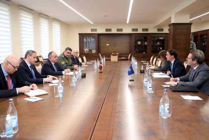 وزير دفاع أرمينيا يقول بلقاء مع ممثل الأمين العام لحلف الناتو أن مشاركة تركيا بالعدوان على آرتساخ 
أخلّت الثقةاتجاه الحلف