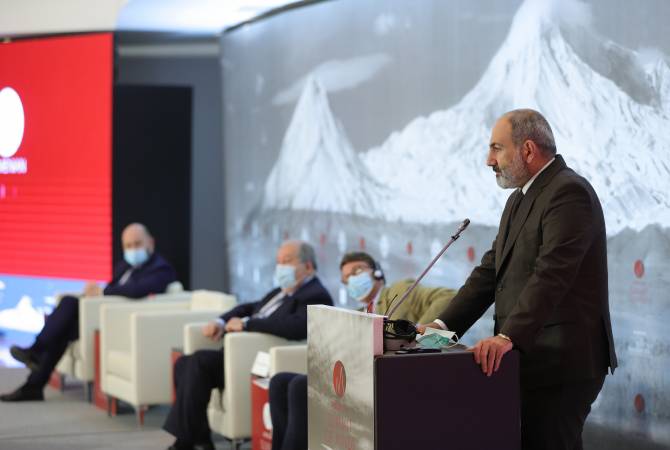 رئيس الوزراء الأرميني نيكول باشينيان يحضر حفل افتتاح قمة العقول الأرمنية-المنعقدة في مدينة ديليجان-
ويدلي بكلمة 