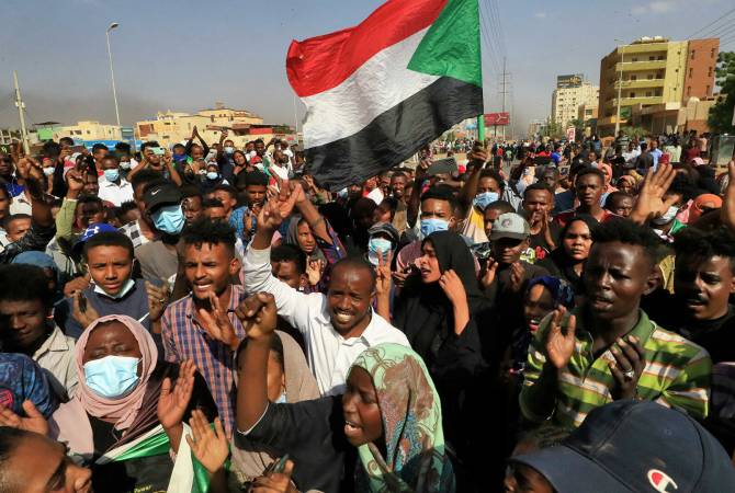 Генерал армии Судана ввел в стране режим чрезвычайного положения