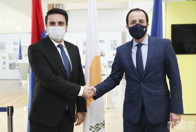 Le Président de l’AN, Alen Simonyan rencontre le ministre des Affaires étrangères de la 
République de Chypre 