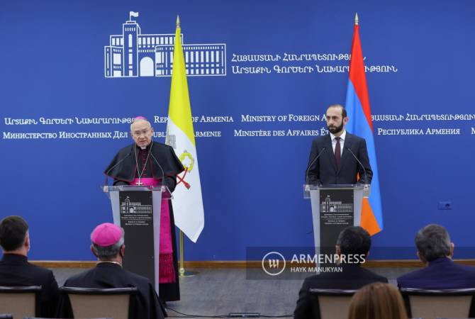 Заместитель госсекретаря Ватикана подтвердил содействие Святого Престола 
правительству РА