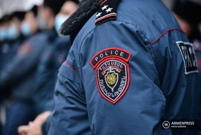 Ոստիկանները Երևանում ուժեղացված ծառայության ընթացքում հայտնաբերել են 
սպանության փորձի մեղադրանքով հետախուզվողի