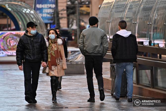 С 1 ноября в открытых общественных местах в Армении обязательно ношение маски