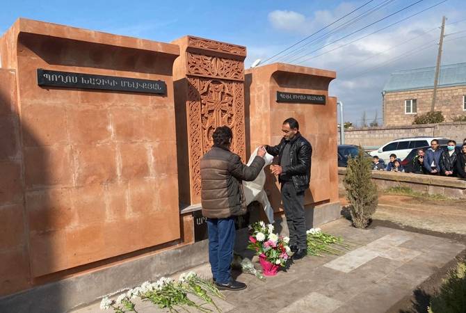 В Аревшате установлен  хачкар в память о героях, погибших в 44-дневной войне