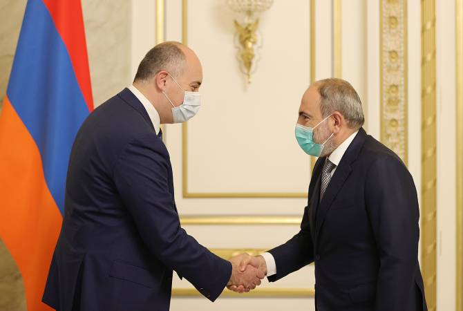 Armenian PM receives Georgian Defense Minister