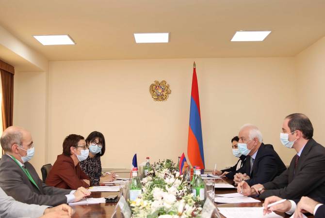  Ваагн Хачатрян и посол Франции в Армении обсудили направления сотрудничества в 
сфере высоких технологий

 