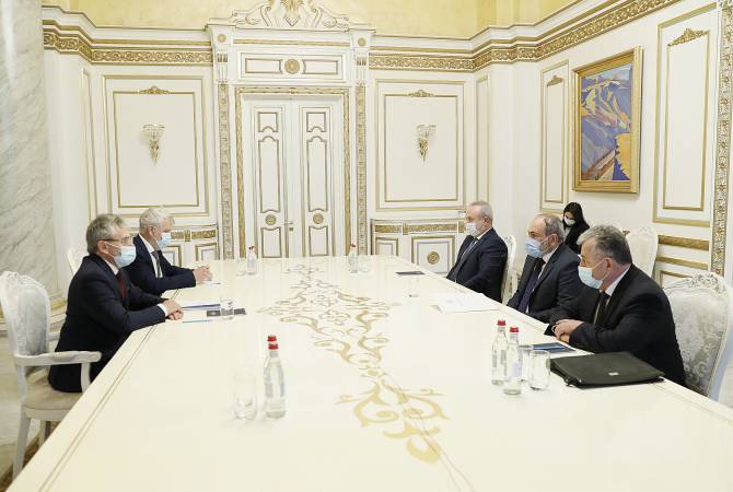 Премьер-министр Армении принял президента Академии наук Российской Федерации

