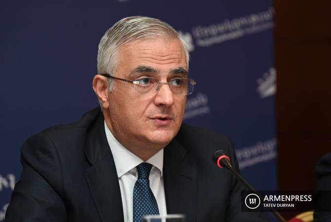 Ermenistan Başbakan Yardımcısı: Azerbaycan, üçlü bildirinin hükümlerini çarpıtarak koridor fikrini 
abartıyor

