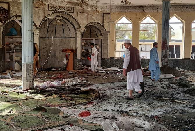 Десятки людей погибли и ранены при взрыве в мечети на востоке Афганистана
