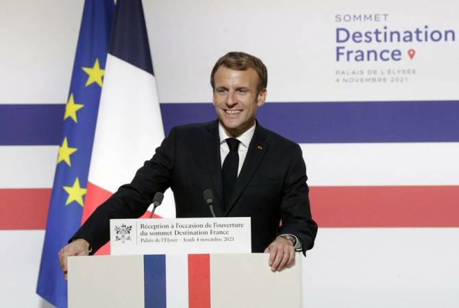 Մակրոնը Ֆրանսիայի դրոշի վրա փոխել է կապույտ գույնի երանգը
