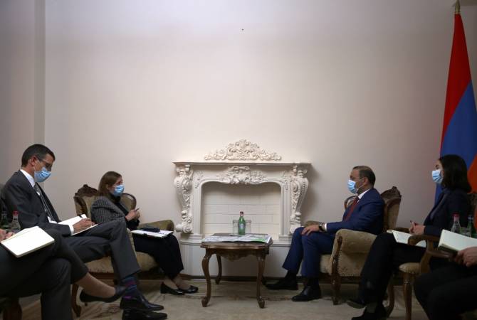 أمين مجلس الأمن الأرميني أرمين كريكوريان يلتقي سفير إيران لدى أرمينيا عباس بدخشان زهوري وبحث 
الهجوم الأذري