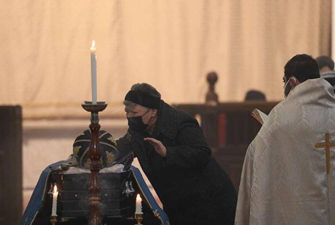 Türkiye Ermeni Kilisesi Başrahibi Tatul Anuşyan son yolculuğuna uğurlandı
