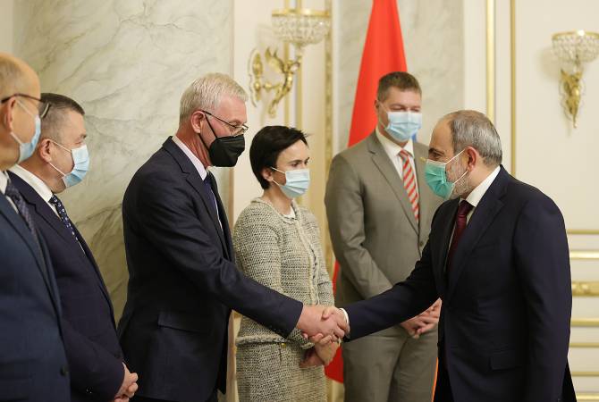 Премьер-министр Пашинян принял делегацию во главе с вице-спикером Сейма Литвы