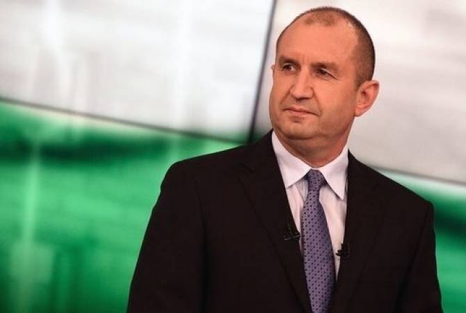 Президент Болгарии Радев добился переизбрания
