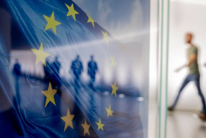 ЕС согласовал продление на год санкций за нарушение прав человека
