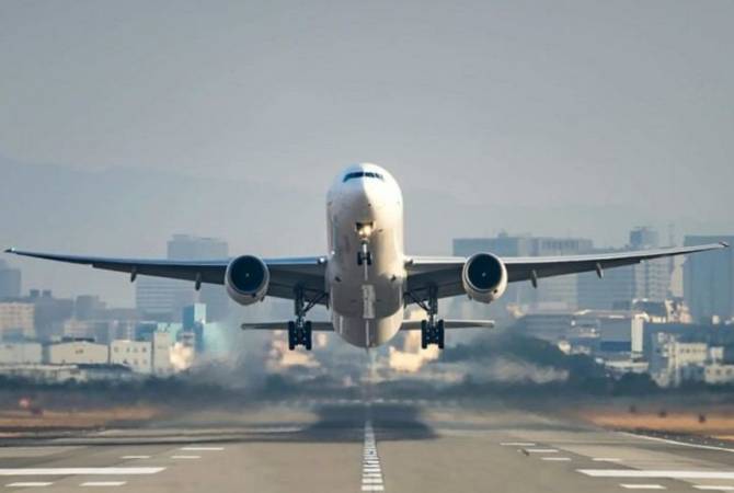 Еврокомиссия предложит ЕС приостановить полеты из юга Африки из-за нового штамма 
COVID
