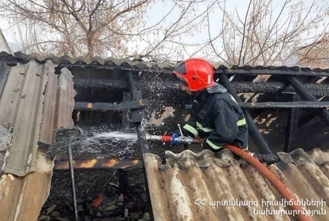 Спасатели потушили пожар в селе Зовабер Гегаркуникской области