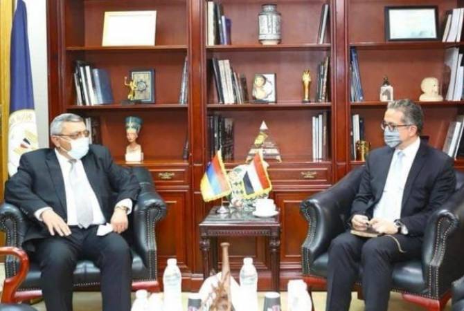 Посол Армении провел встречу с министром туризма и древностей Египта

