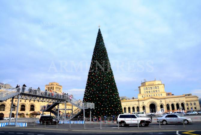 На Новый год в Ереване будет установлена главная елка страны, но праздничных 
мероприятий не будет


