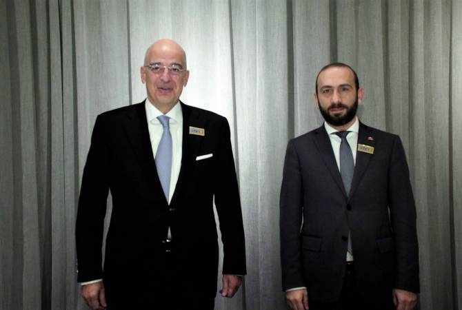 Ararat Mirzoyan a eu une rencontre avec le ministre grec des Affaires étrangères Nikos Dendias 