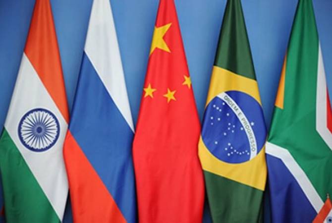 BRICS-ի երկրները ՀԱՀ-ին օգնություն են առաջարկել օմիկրոն շտամի դեմ պայքարի գործում
