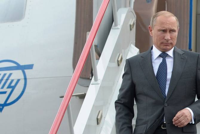 Putin arrives in India
