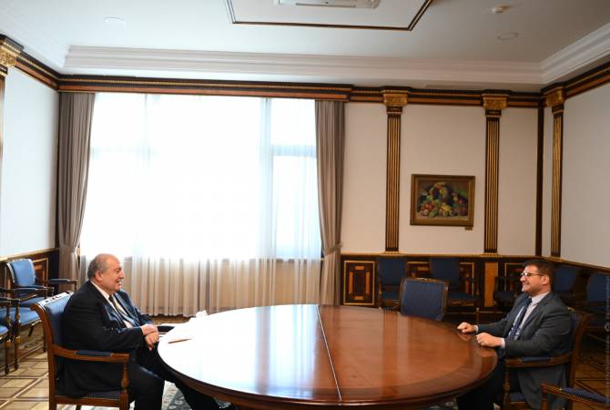 Президент Армении и Арман Бабаджанян обсудили существующие внутри страны 
проблемы и внешние вызовы

