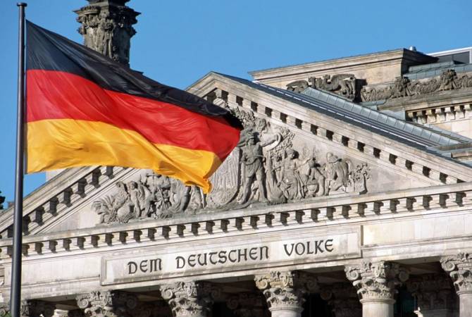 В Германии участники будущего правительства подписали коалиционный договор
