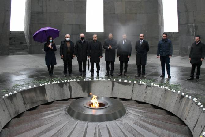 İran Meclisi milletvekilleri Ermeni Soykırımı Anıtı'nı ziyaret etti