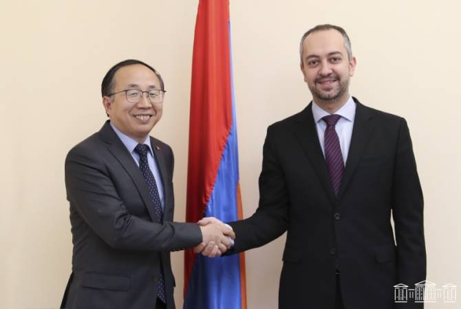 Председатель Постоянной комиссии НС Армении по внешним связям провел встречу  с 
послом Китая

