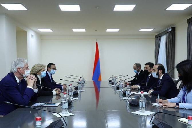 Глава МИД Армении  принял делегацию во главе с председателем совета региона Иль-де-
Франс Валери Пекресс

