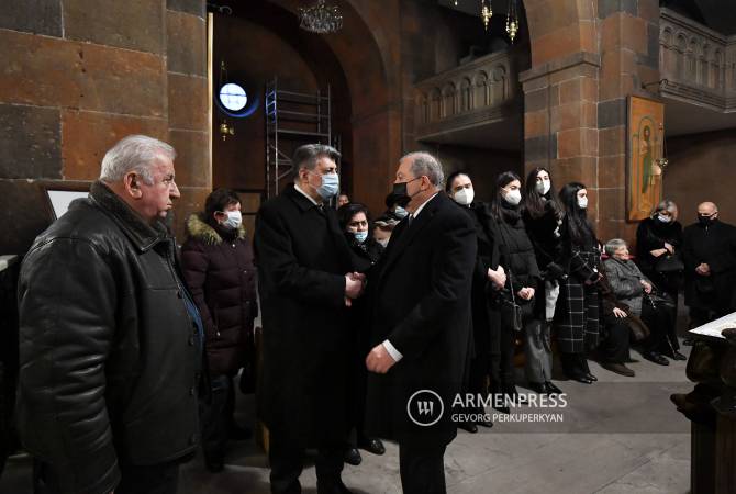 Президент Армении присутствовал на панихиде по Римме Демирчян

