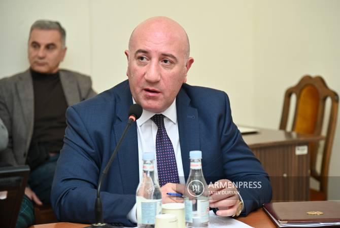 Арман Саргсян оценивает ситуацию на армяно-азербайджанской границе как «не столь 
напряженную»
