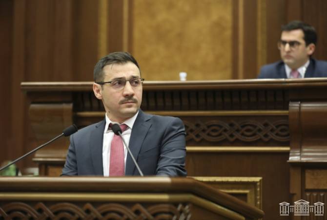 Hovhannes Khachatryan passe le vote de confirmation pour devenir vice-gouverneur de la 
Banque centrale