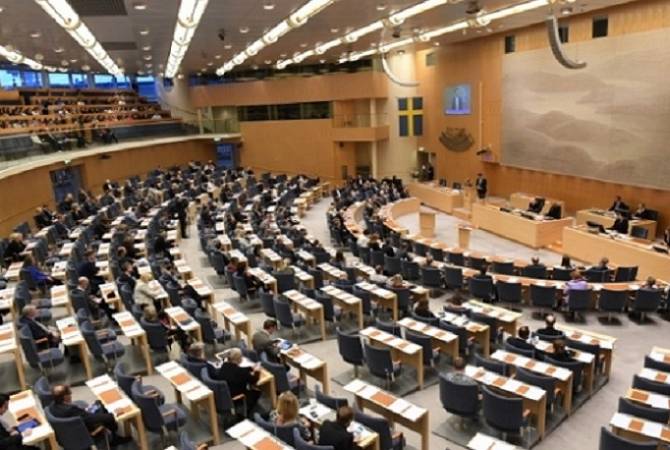 В Швеции продлили действие закона, позволяющего ужесточать антиковидные меры


