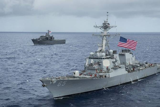 Эсминец США вторгся в территориальные воды Китая в Южно-Китайском море
