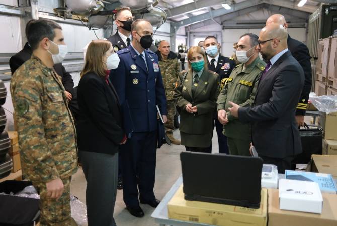 الولايات المتحدة تتبرع بمبلغ 665 ألف دولار معدات طبية لأرمينيا من أجل مستشفى متنقل لأغراض 
عسكرية