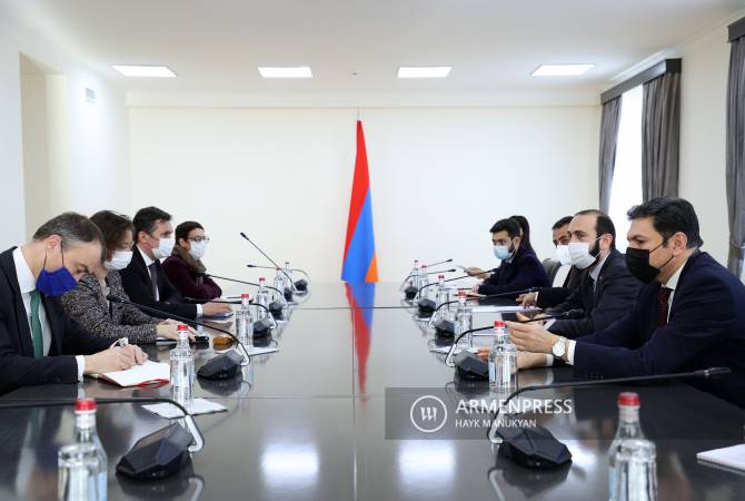 FM Mirzoyan, EU delegation members discuss steps to raise level of security on Armenian-
Azerbaijani border